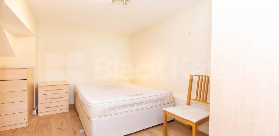			2 Bedroom, 1 bath, 1 reception Flat			 Camden Street, Camden